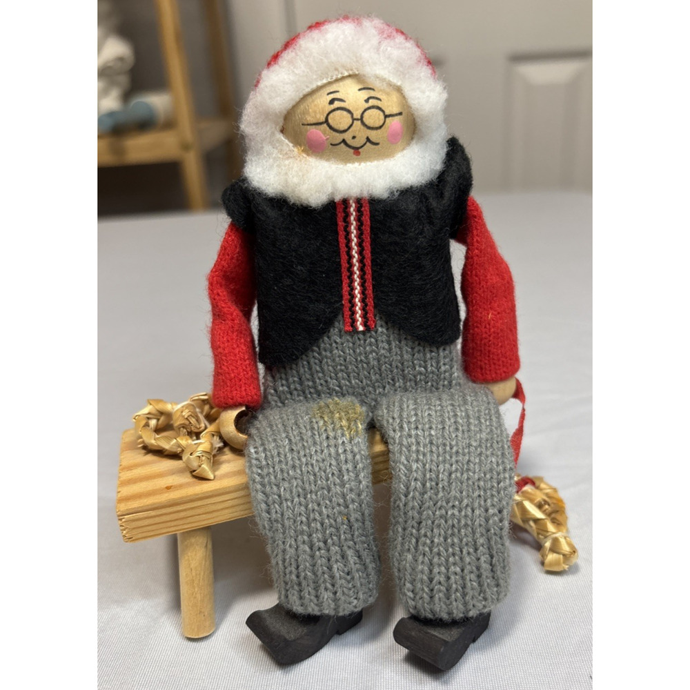Vtg Swedish Tomtemor Doll Ljungstroms Christmas Handmade Collectible Straw Heart
